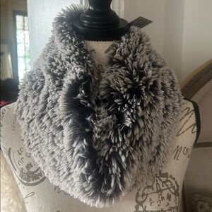 NWT Vine Street Apparel Luxury Faux Fur Black Cowl Neck Scarf One Size